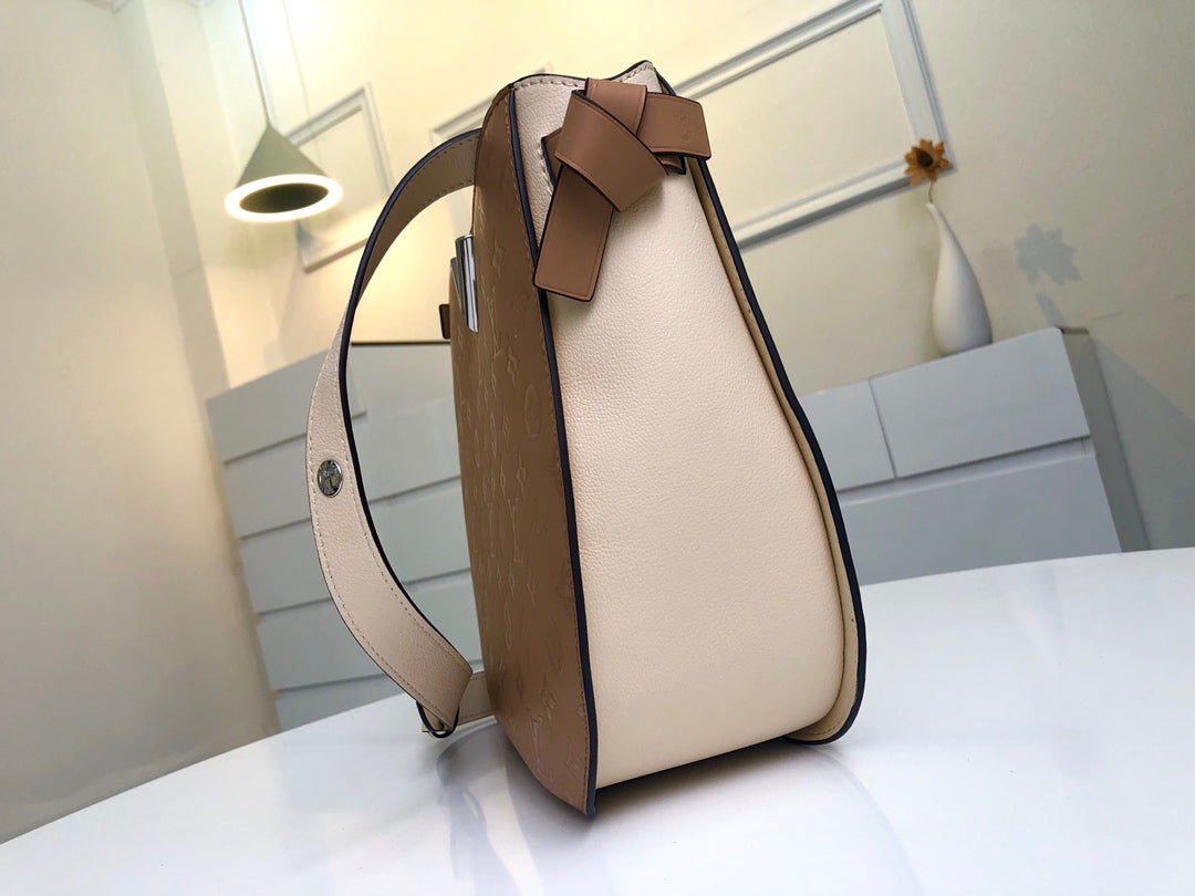 M53346 路L家-SAC VERY HOBO 琴譜包 卡其色