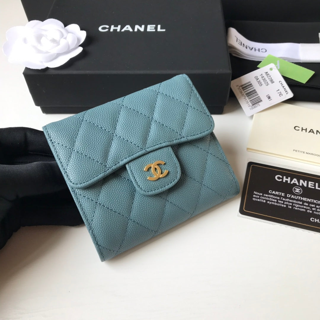 Chanel 三折短夾-霧霾藍球紋皮金釦