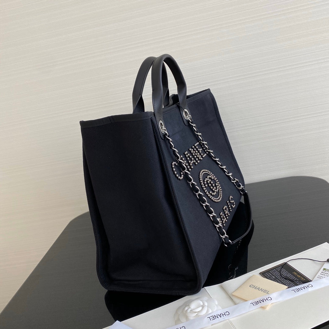Chanel 珍珠黑色大號沙灘包