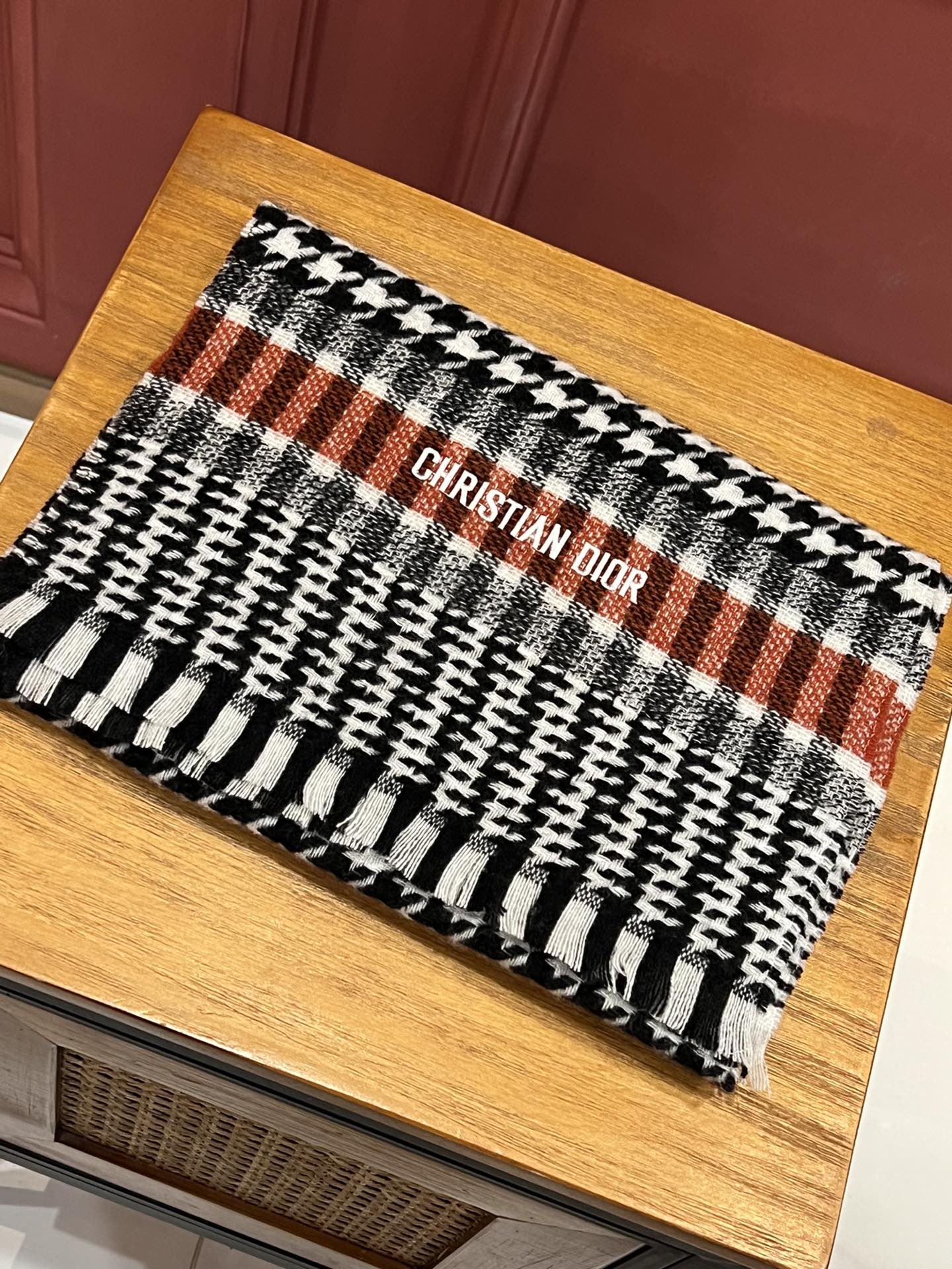 迪D家-千鳥格圍巾 190*32cm 100%羊絨