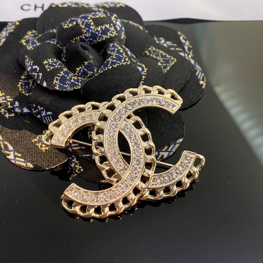Chanel 胸針