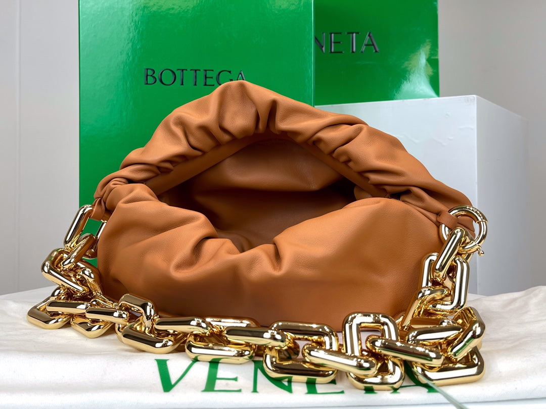 B編織- The Chain Pouch 鏈條云朵包 31x12x16cm