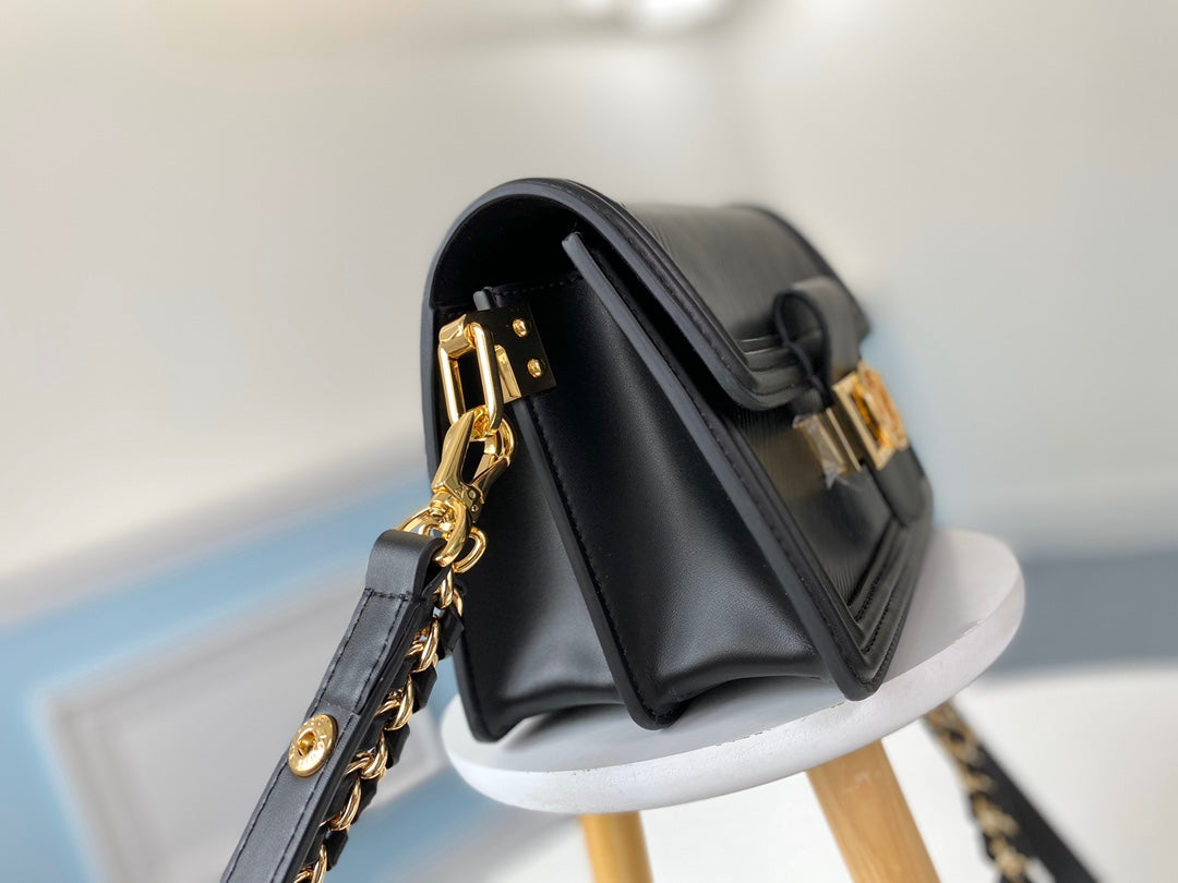 M90499 路L家-MINI DAUPHINE 郵差包 水波紋黑色