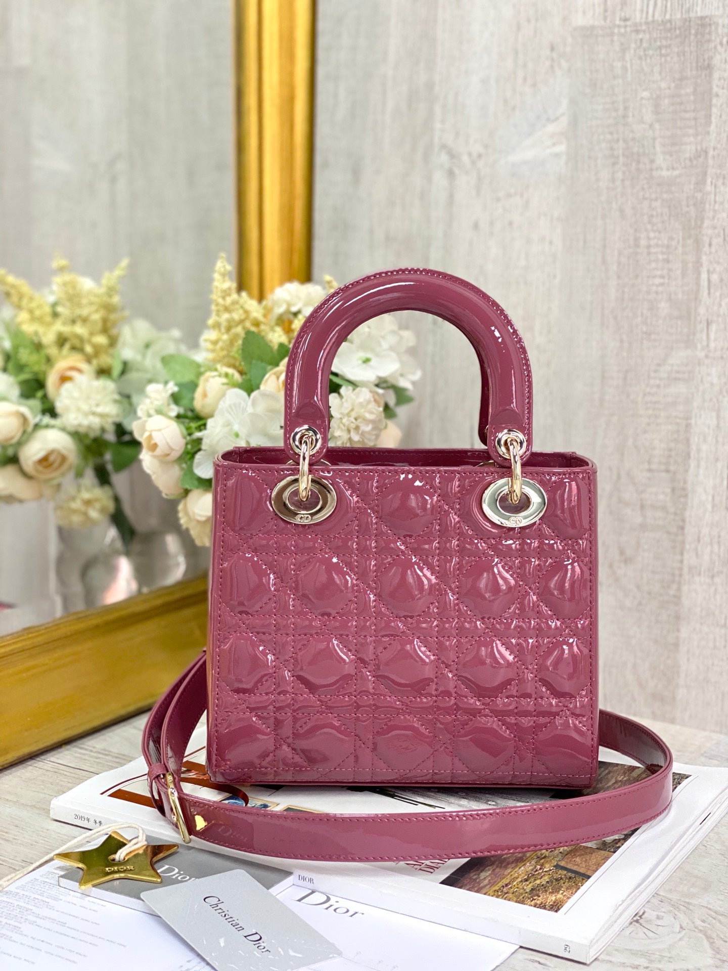 Dior Lady Dior-漆皮金扣-20cm-木槿粉