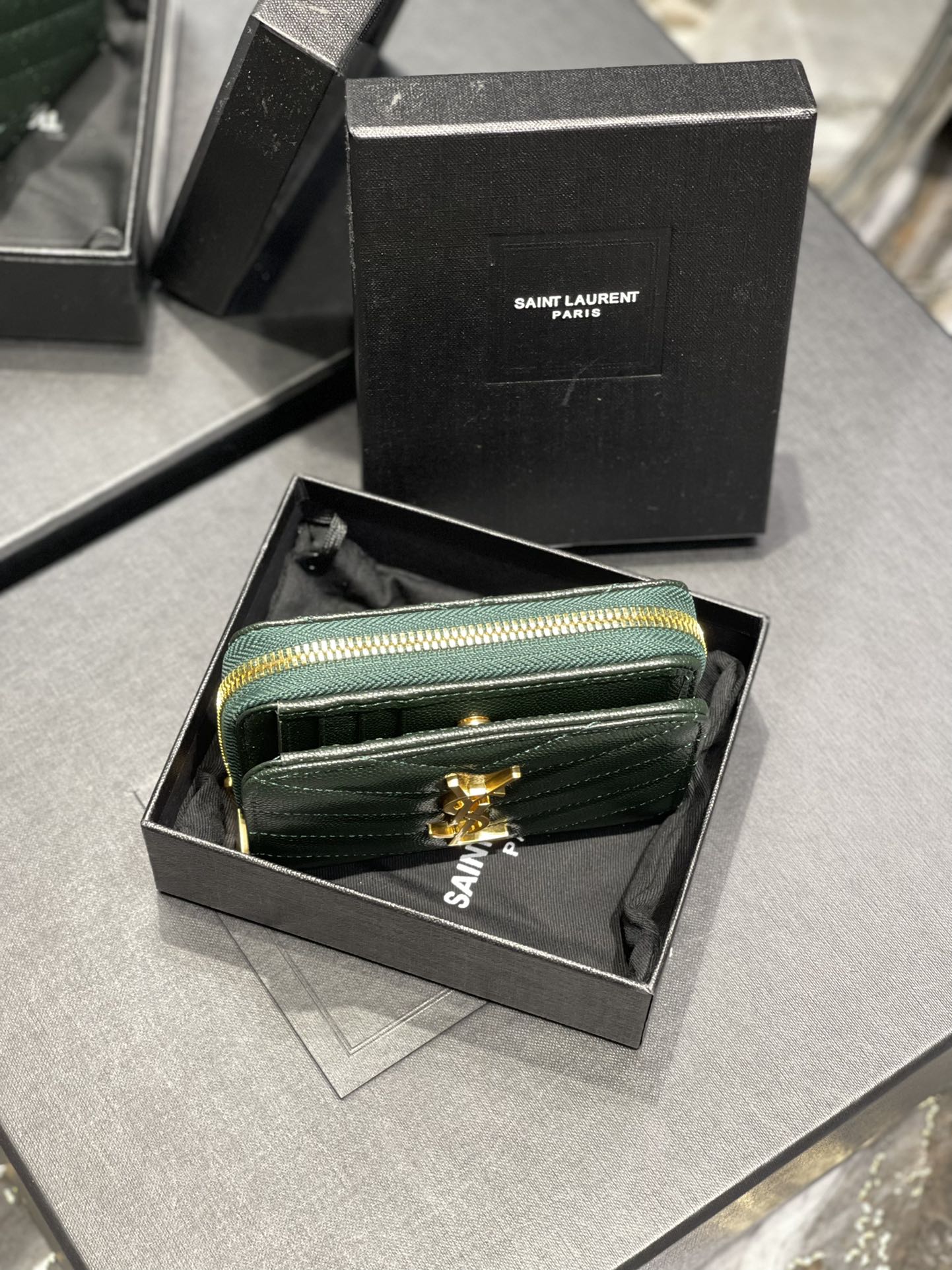 YSL 拉鍊短夾-綠色金扣