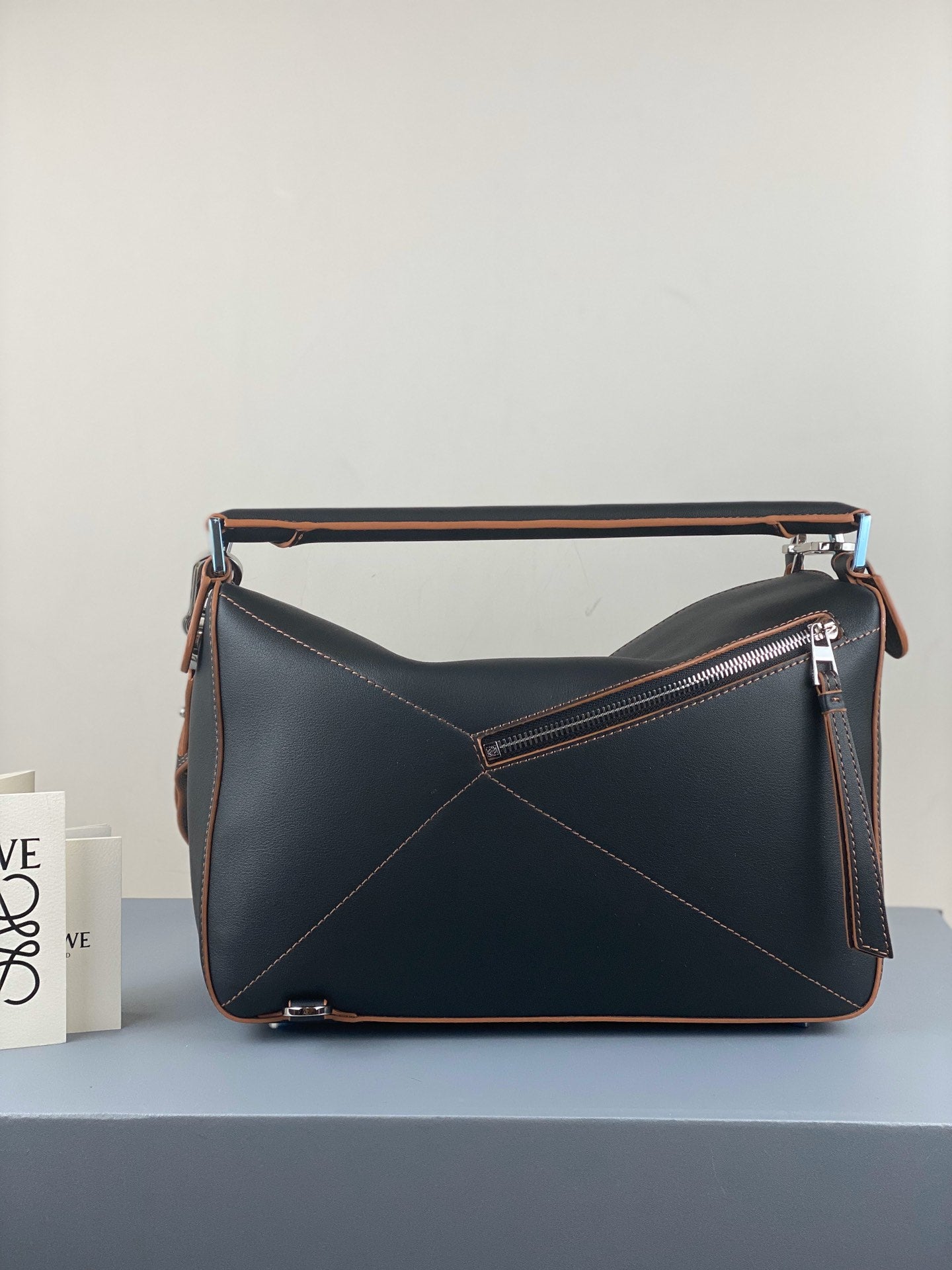 羅L威-2020年春款 Puzzle bag 小牛皮 中號