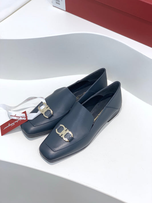 Salvatore Ferragamo鞋-菲拉格慕 經典Gancini扣 小方頭 樂福鞋