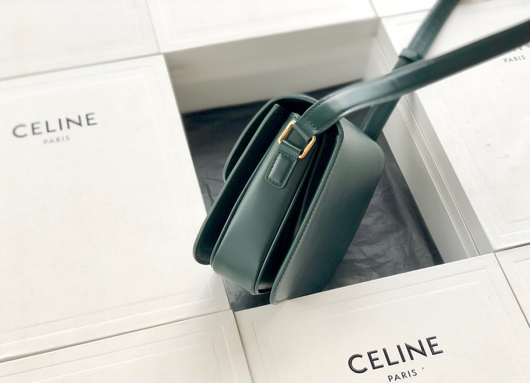 Celine TRIOMPHE 中號小牛皮-墨綠色