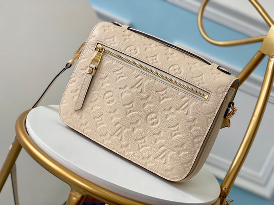 M44738 路L家-Pochette Métis郵差包
