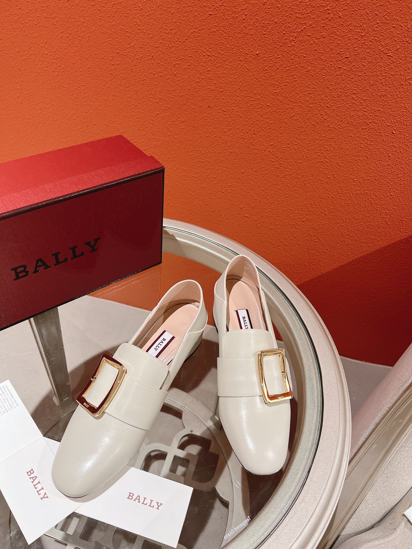 BALLY-經典方扣低跟樂福鞋 杏色