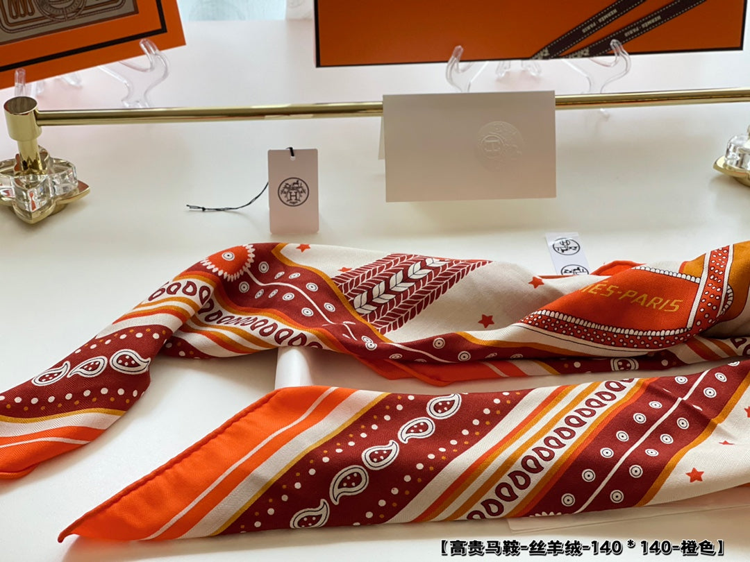 小愛款-高貴馬鞍 140真絲羊絨方巾