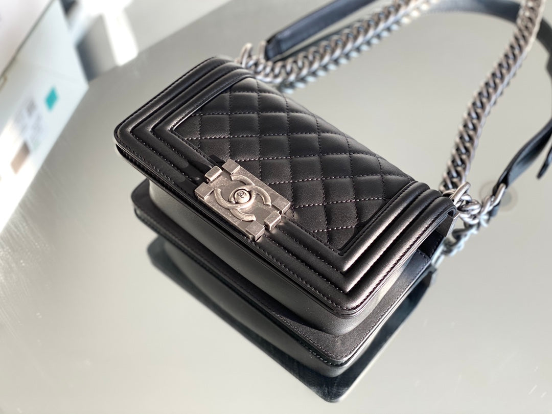 Chanel Leboy Mini-黑色胎牛皮-復古銀扣