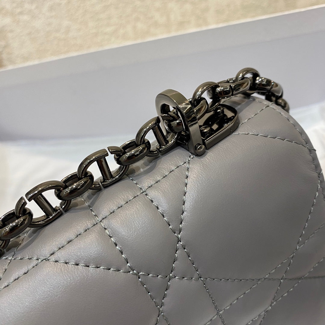 Dior-Caro 菱格紋 胖胖包 小號 灰色