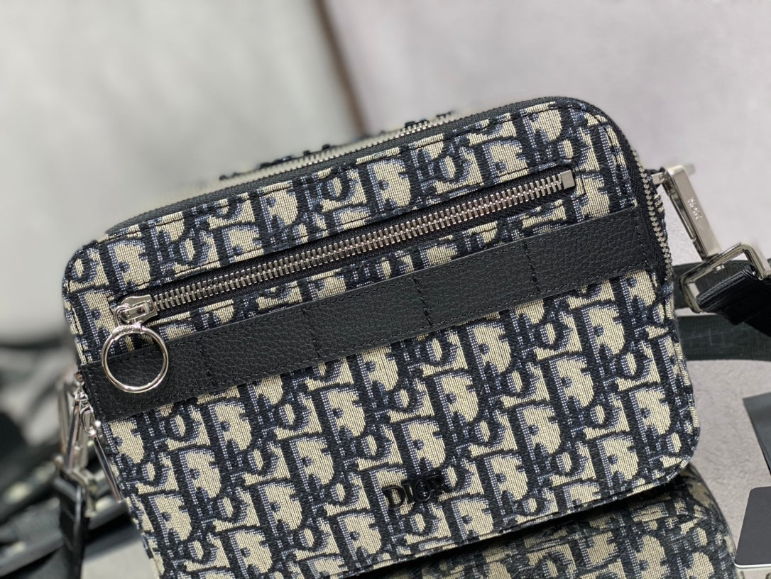 Dior 經典相機包-22*15*5cm