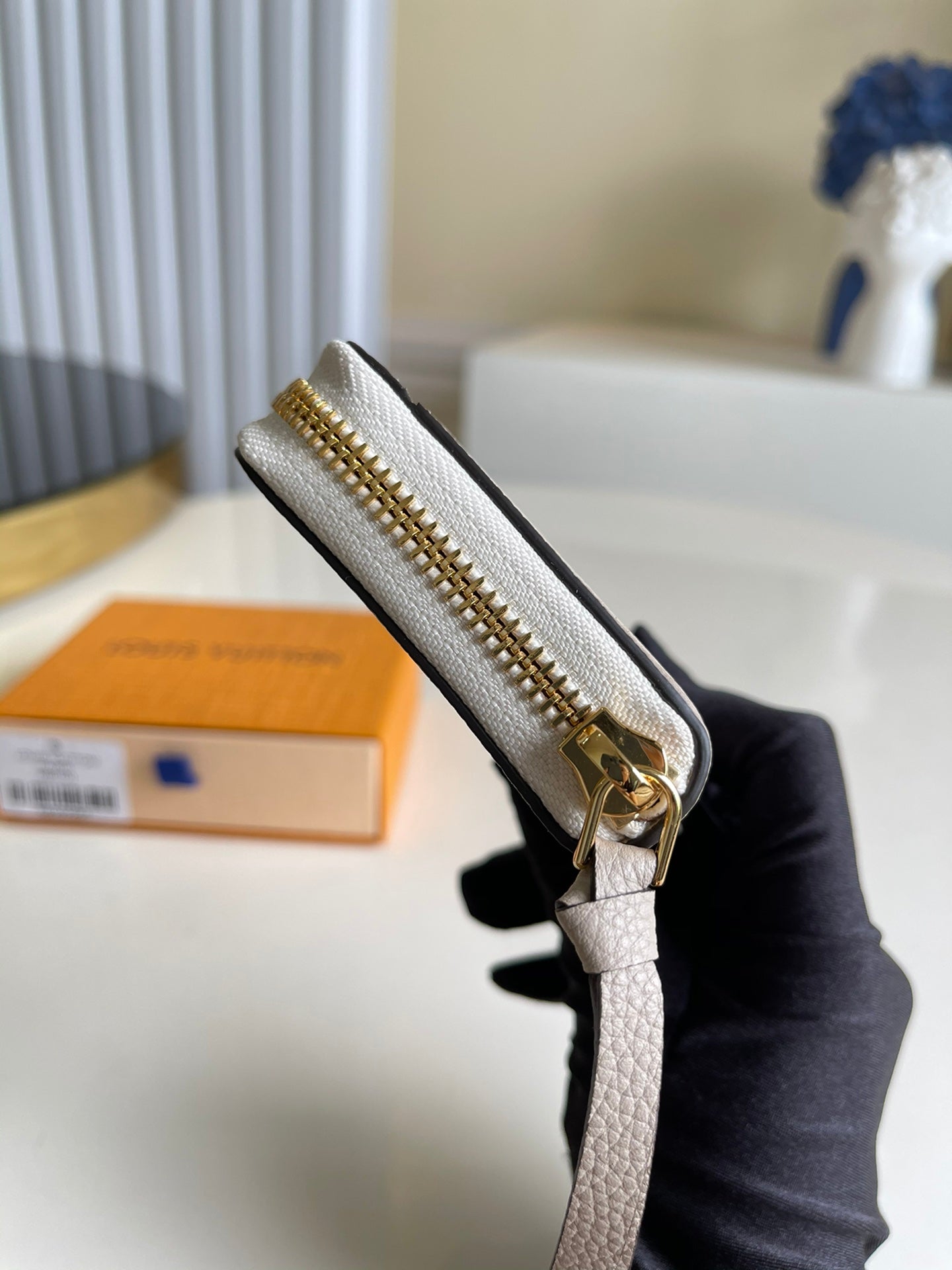 LV M80100杏色 ZIPPY 拉鍊零錢包