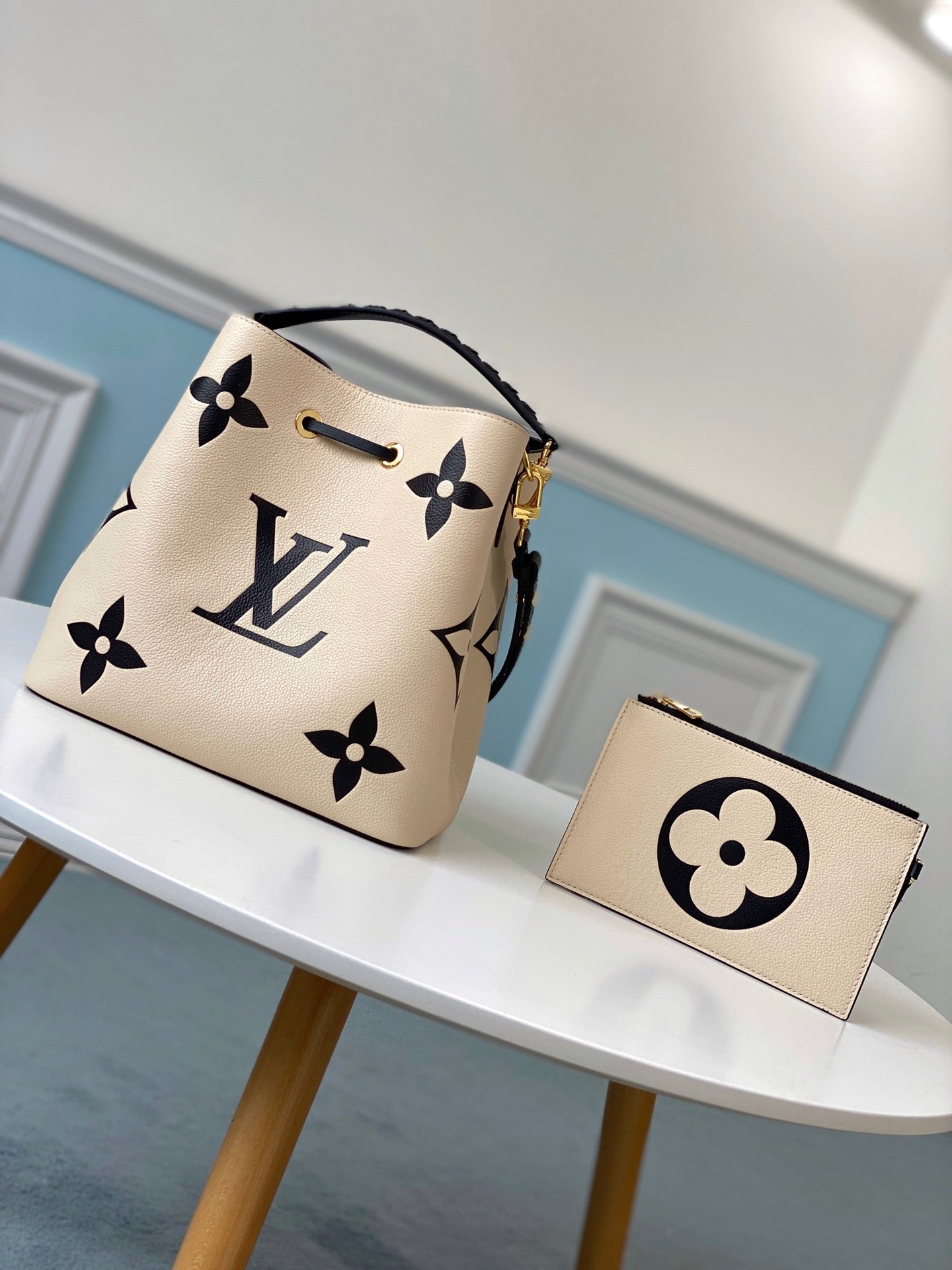 LV M56889 奶白色 NéoNoé 中號水桶包