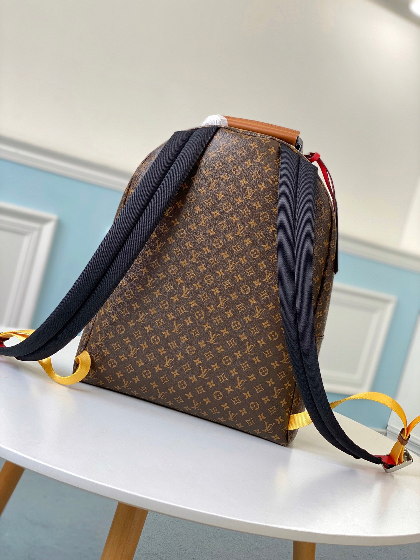 M56851 路L家-2020 秋冬系列 Multipocket 雙肩包