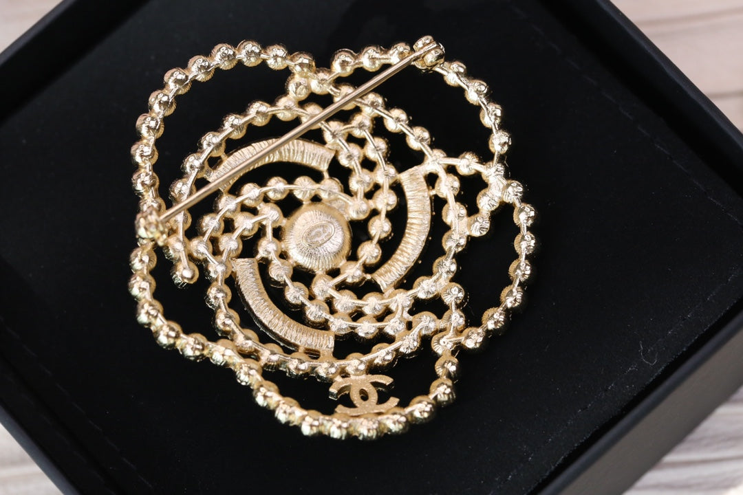 Chanel 胸針