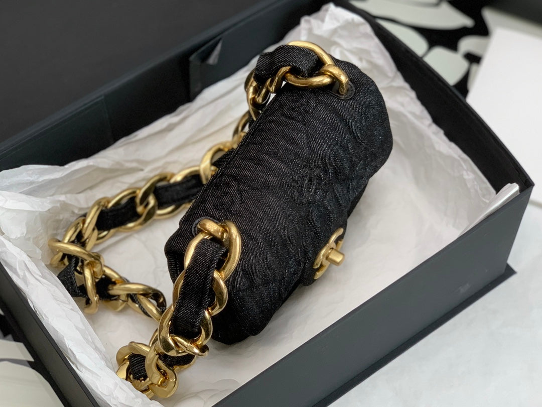 小香家-2022 CF 粗鏈條牛仔腋下包 黑色 17cm