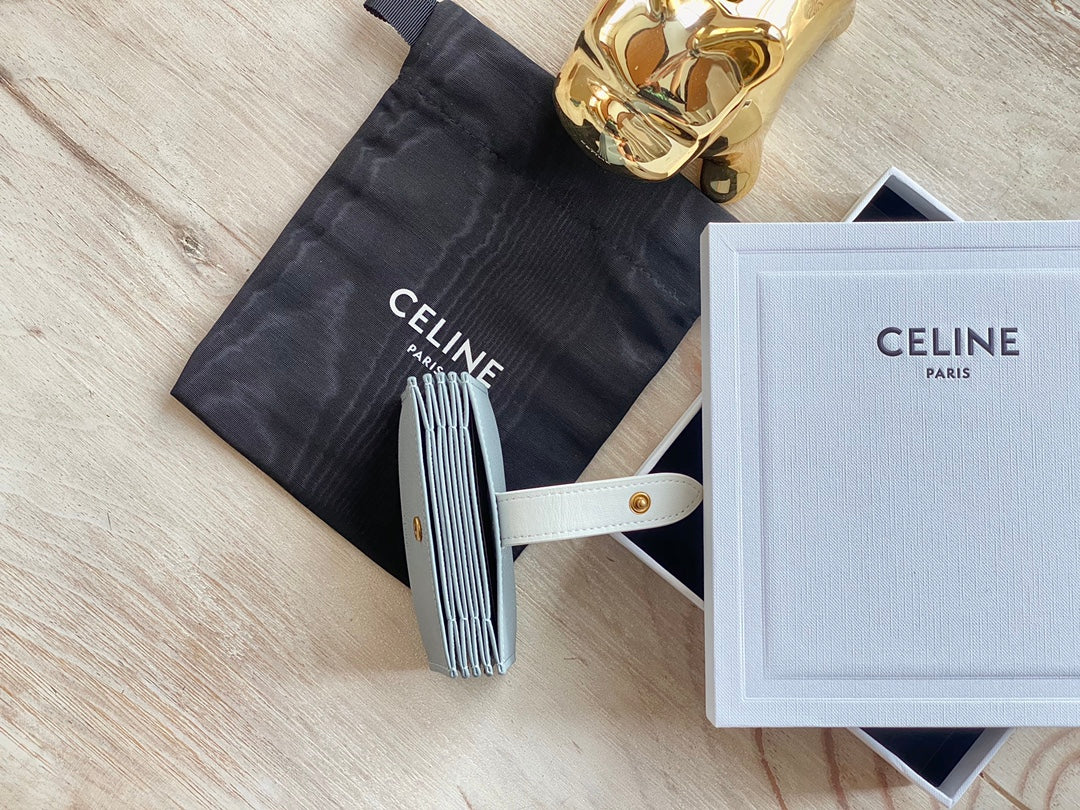 Celine 粒面牛皮風琴卡包