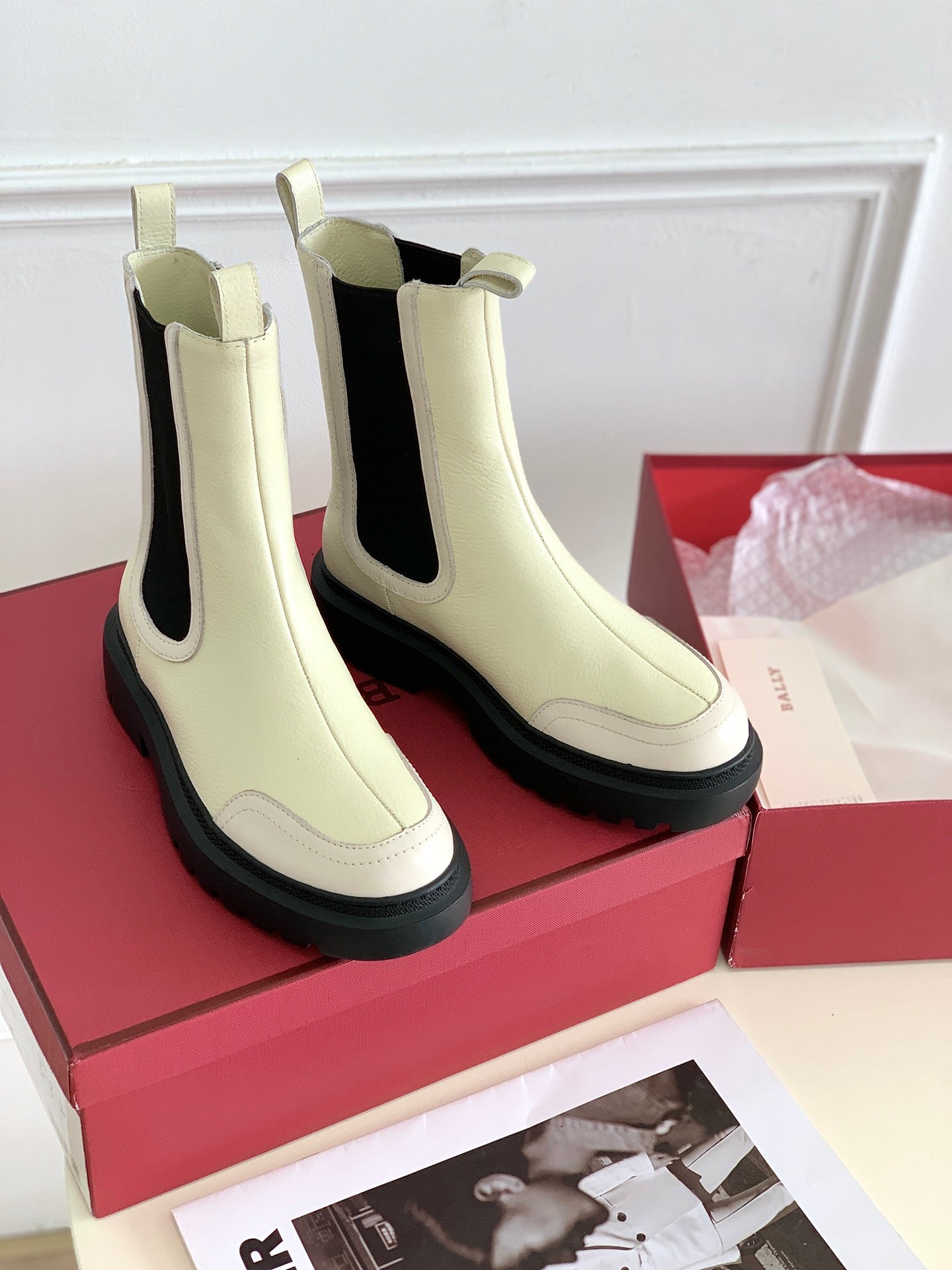 BALLY-厚底鬆緊帶切爾西短靴 白色