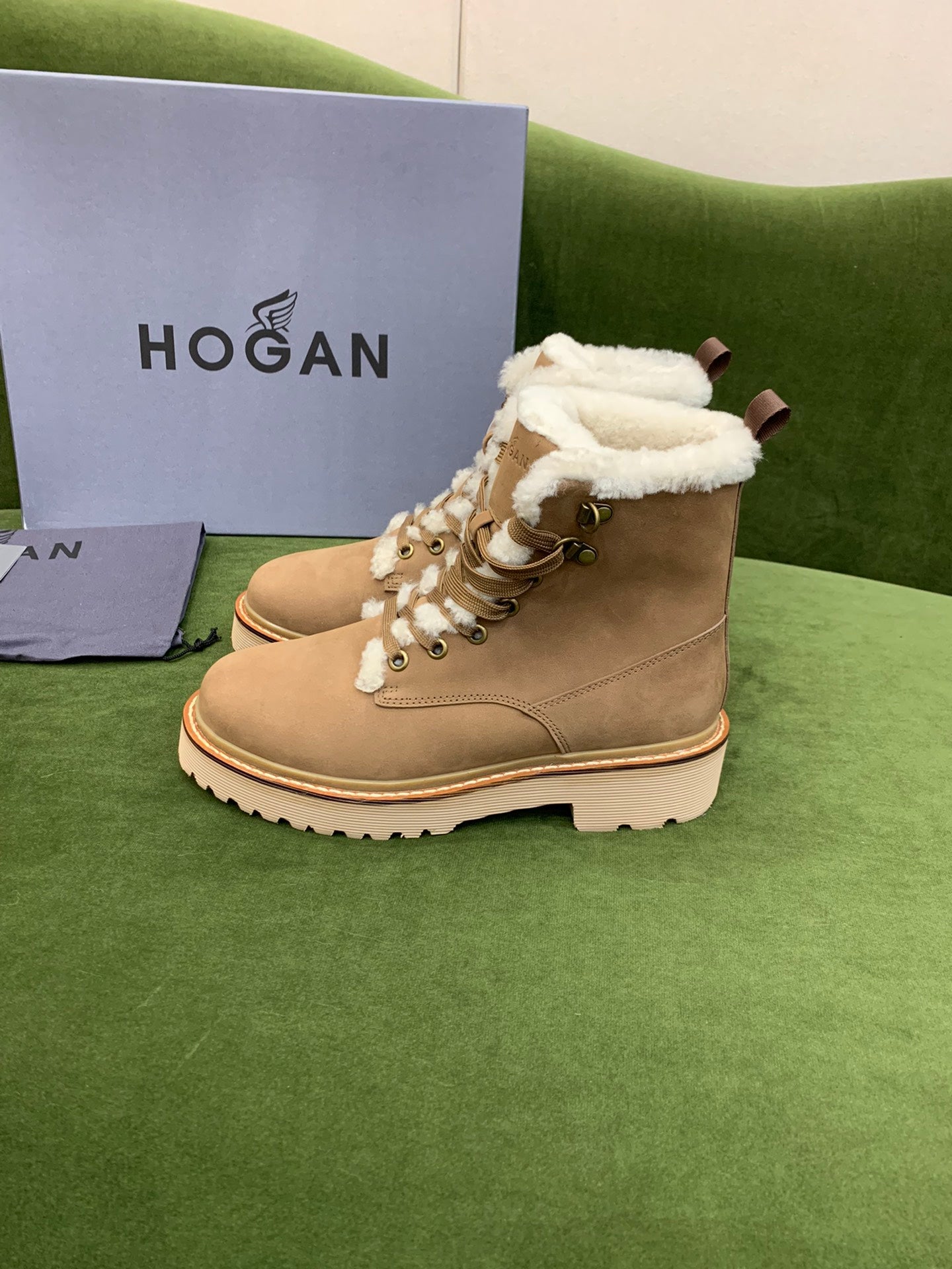 Hogan-毛毛馬丁短靴