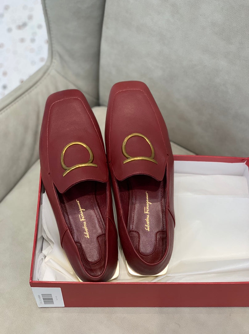 Salvatore Ferragamo鞋-菲拉格慕 馬蹄釦 2cm跟 樂福鞋 紅