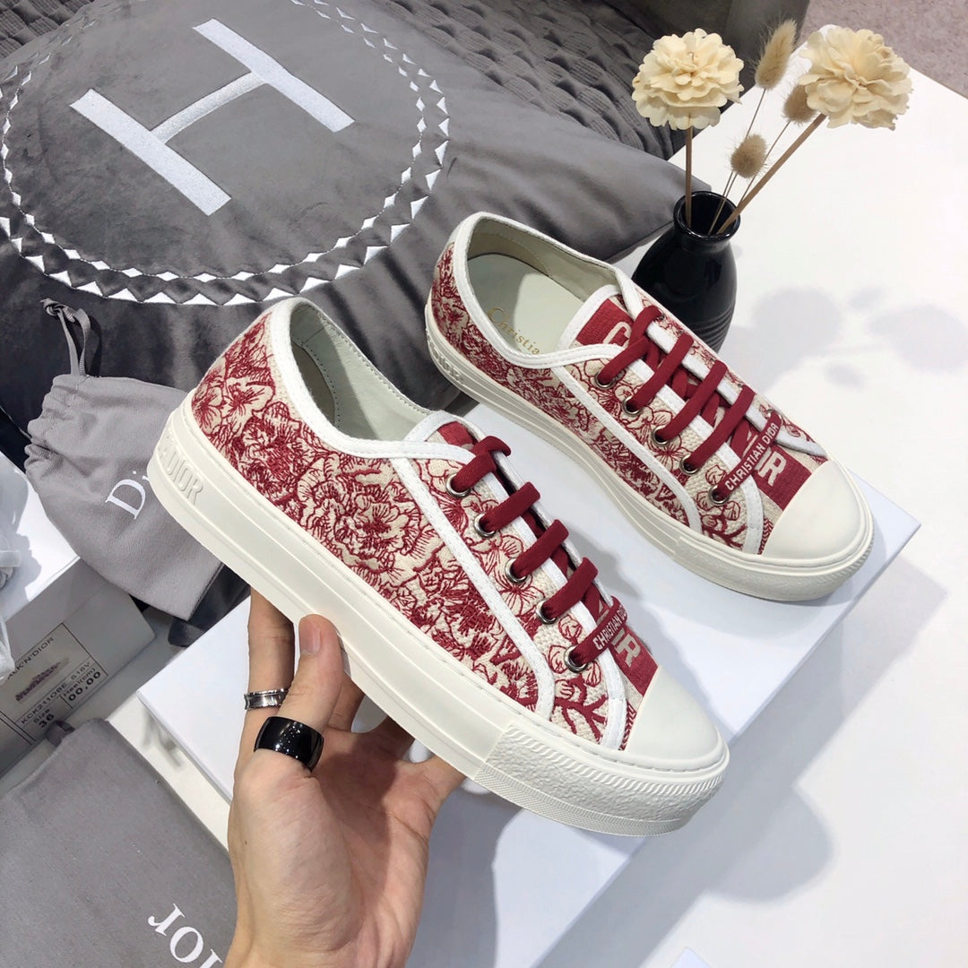 迪D家-紅色刺繡花 帆布鞋