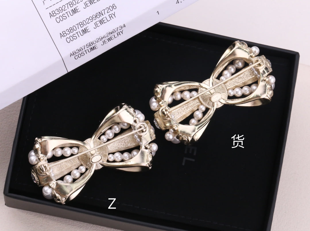Chanel 胸針