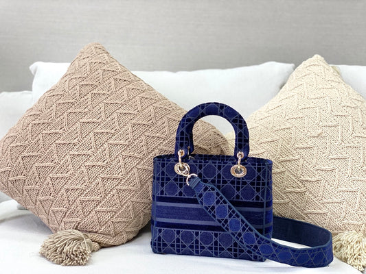 Dior Lady D-Lite黛妃包-天鵝絨刺繡藍色