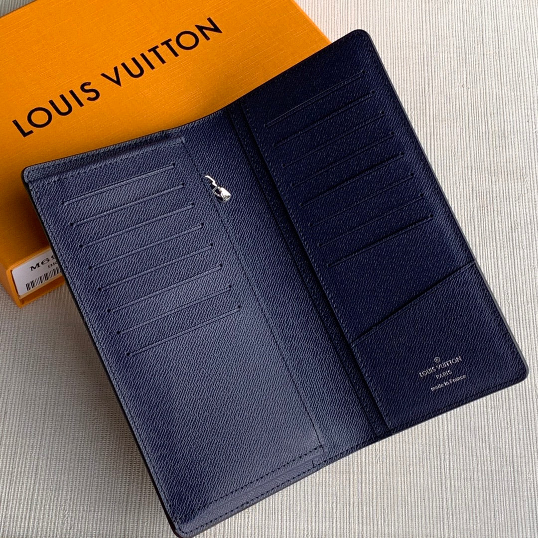 LV M69540 翻蓋長夾