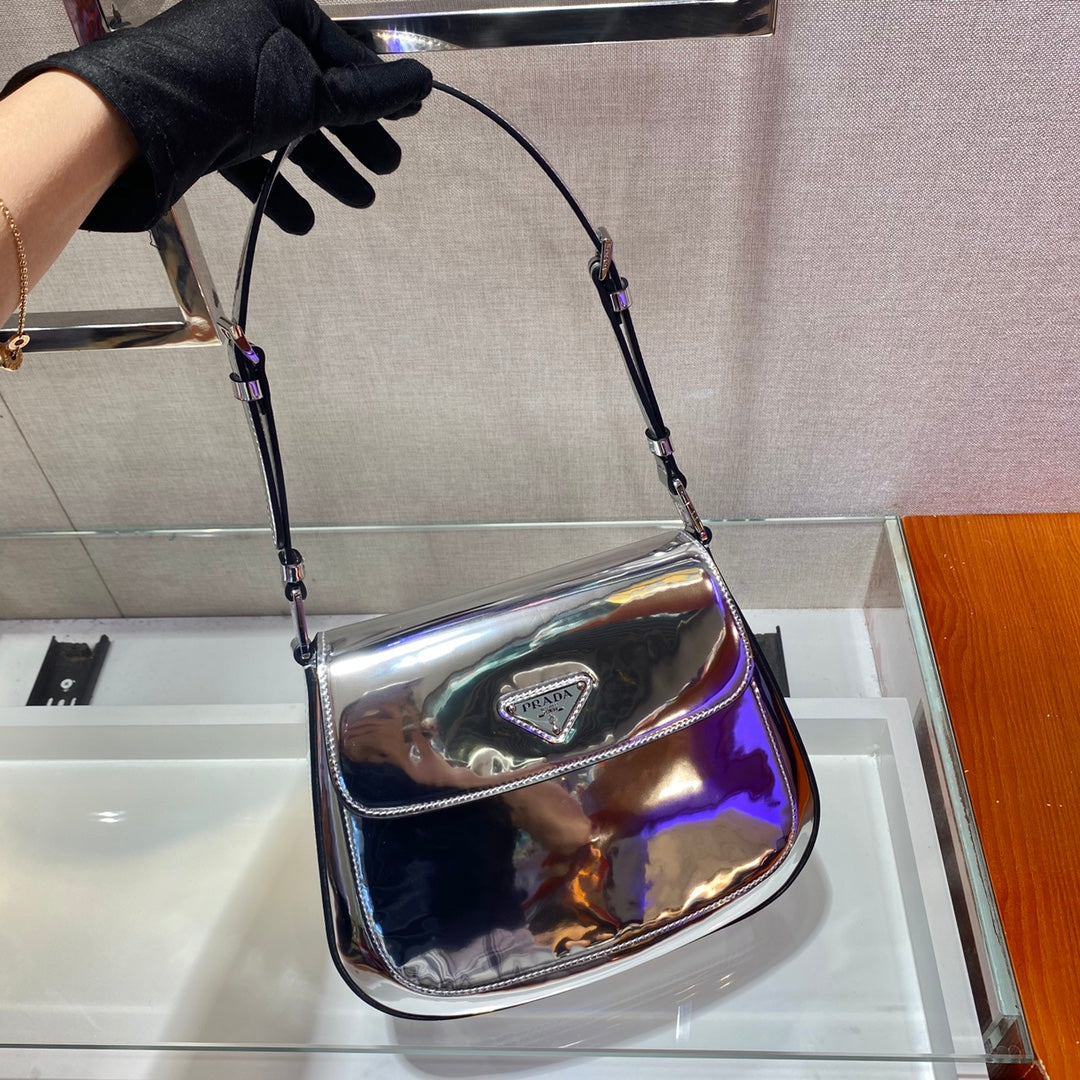 普P家-新款中古 Cleo腋下包 大號 銀色