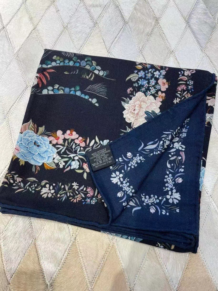 迪D家-茹伊叢手繪絲絨方巾 110*110 cm