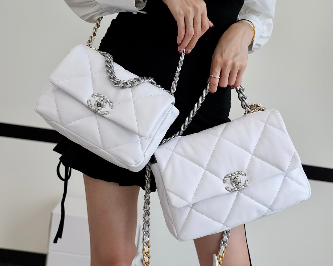 小香家-19Bag 白色銀扣 尺寸對比圖