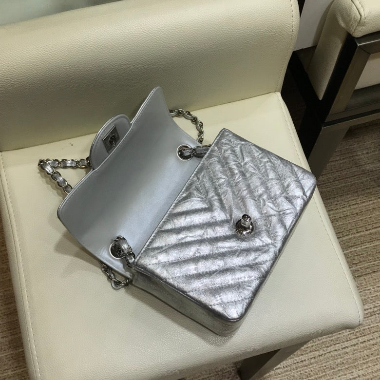 小香家-2018春夏 褶皺紋金屬皮 牛皮 CF包 17cm