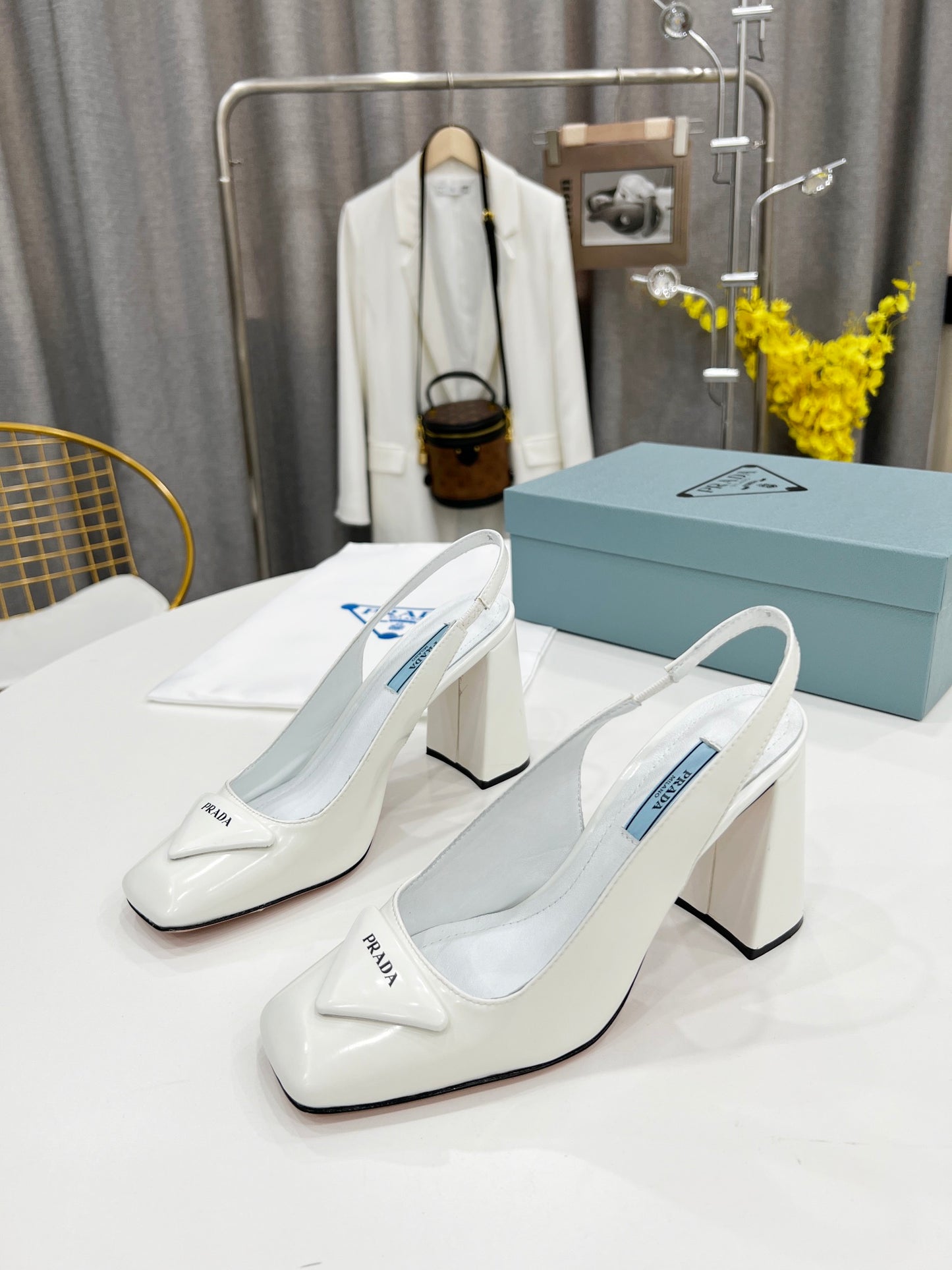 Prada鞋-Prada 高跟涼鞋（白）