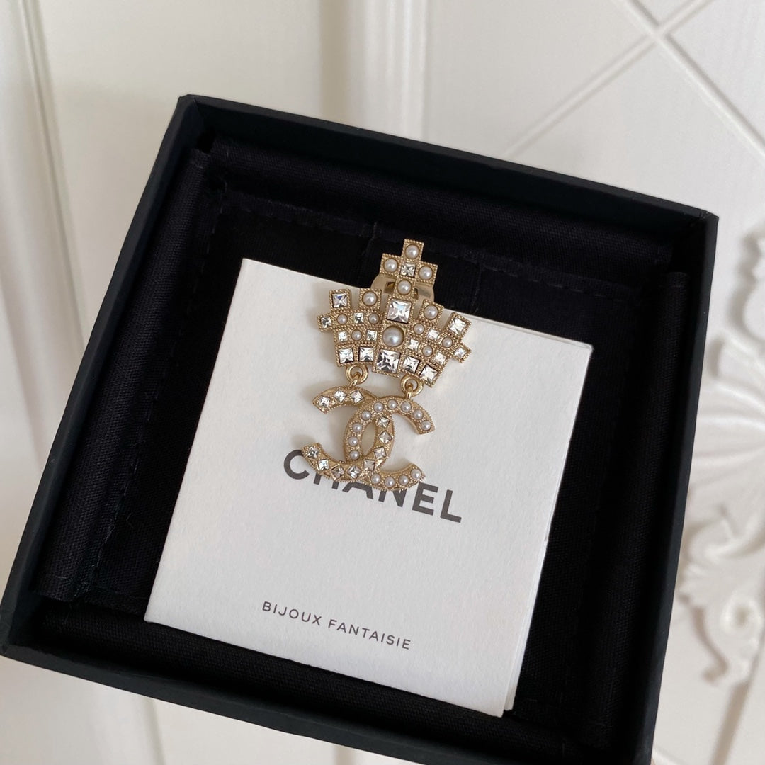 Chanel 胸針