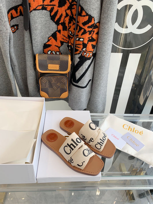 克羅C-Chloe Woody Logo 拖鞋(尺碼35-41)