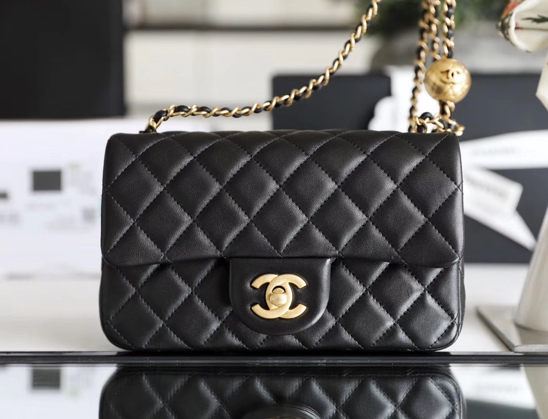 Chanel 金球CF口蓋包-黑色
