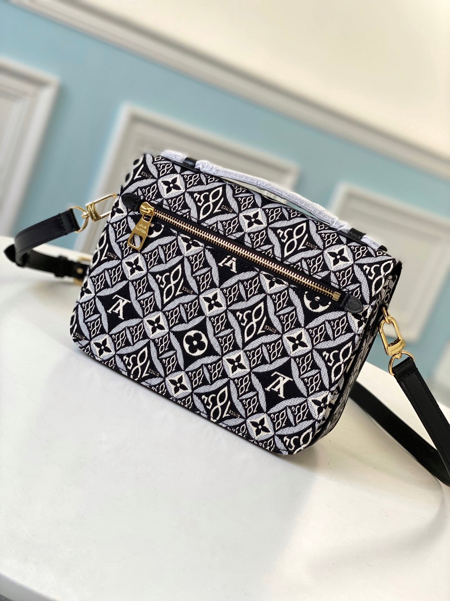 M57272 路L家-2020 冬季 Pochette Métis 郵差包