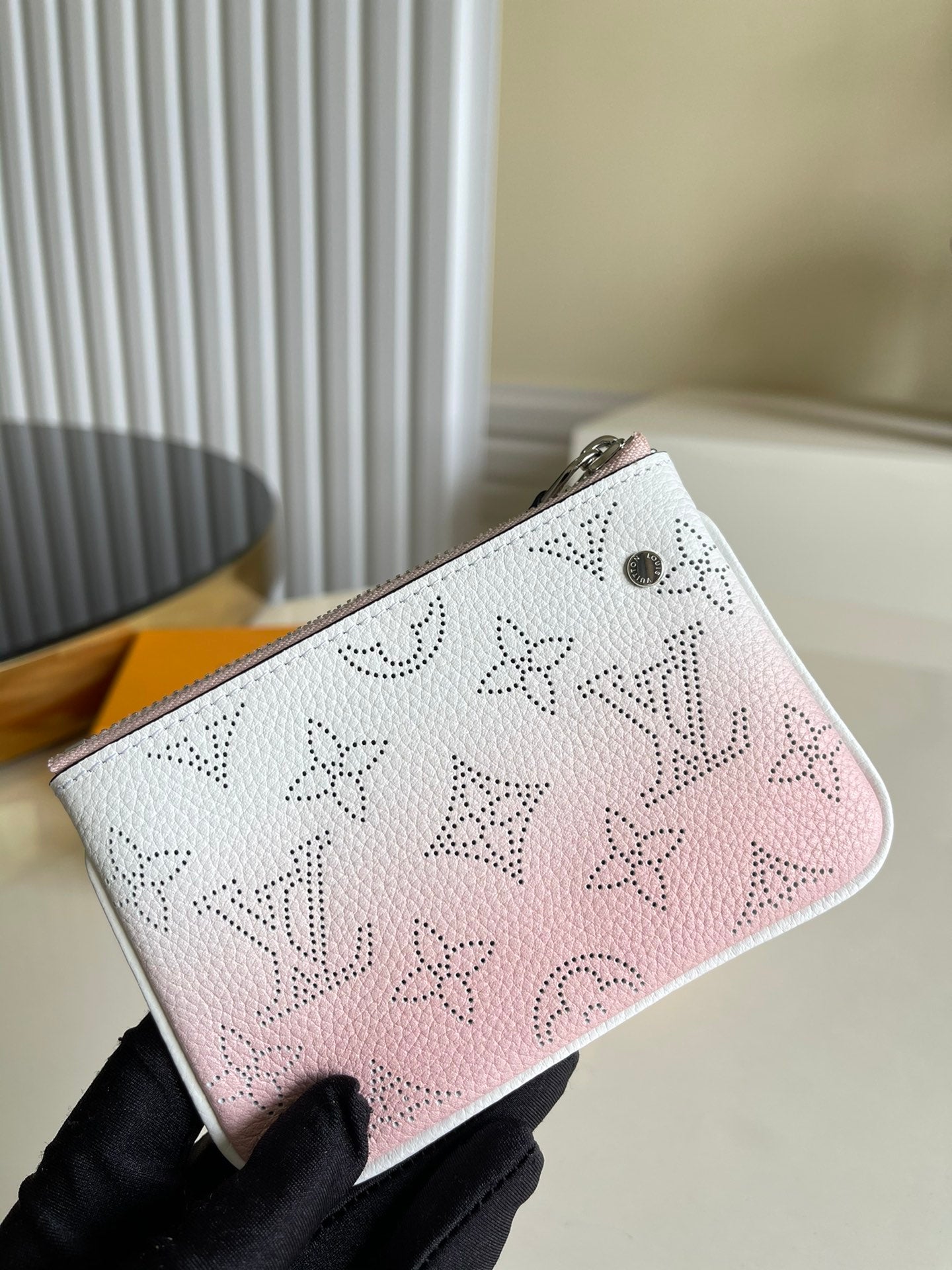 LV M69508 漸變粉 Zippy零錢包