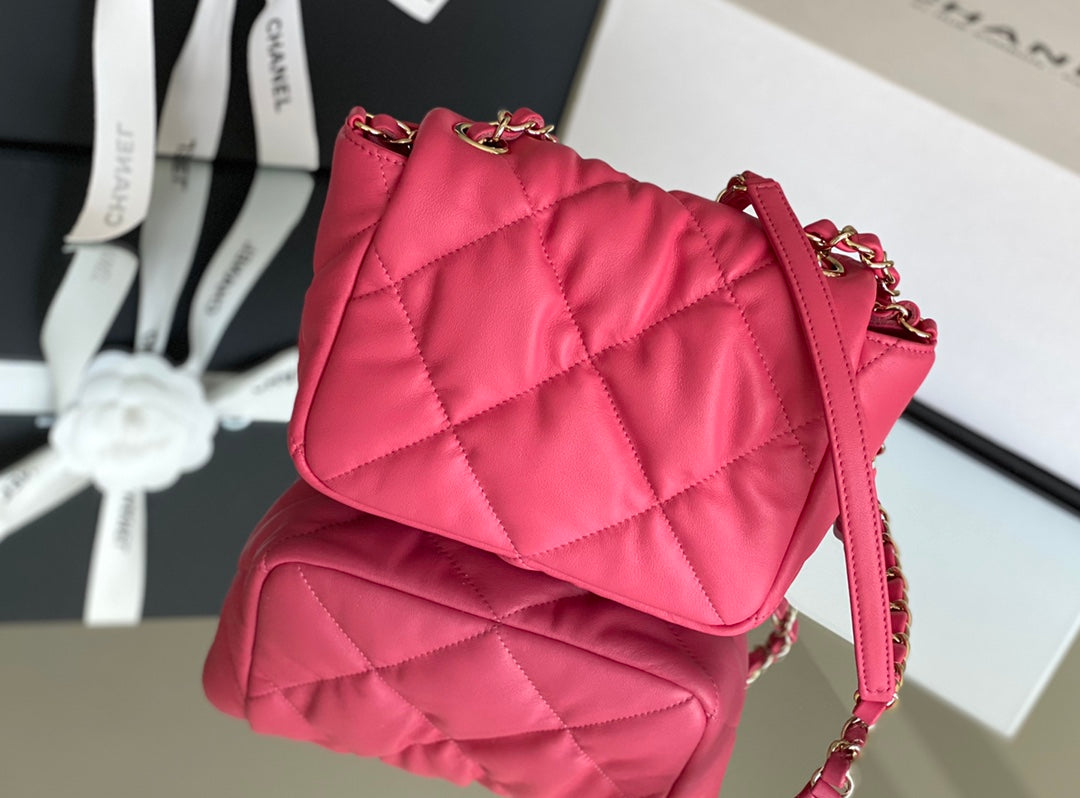 Chanel 度假系列柔軟小牛皮包-粉紅色