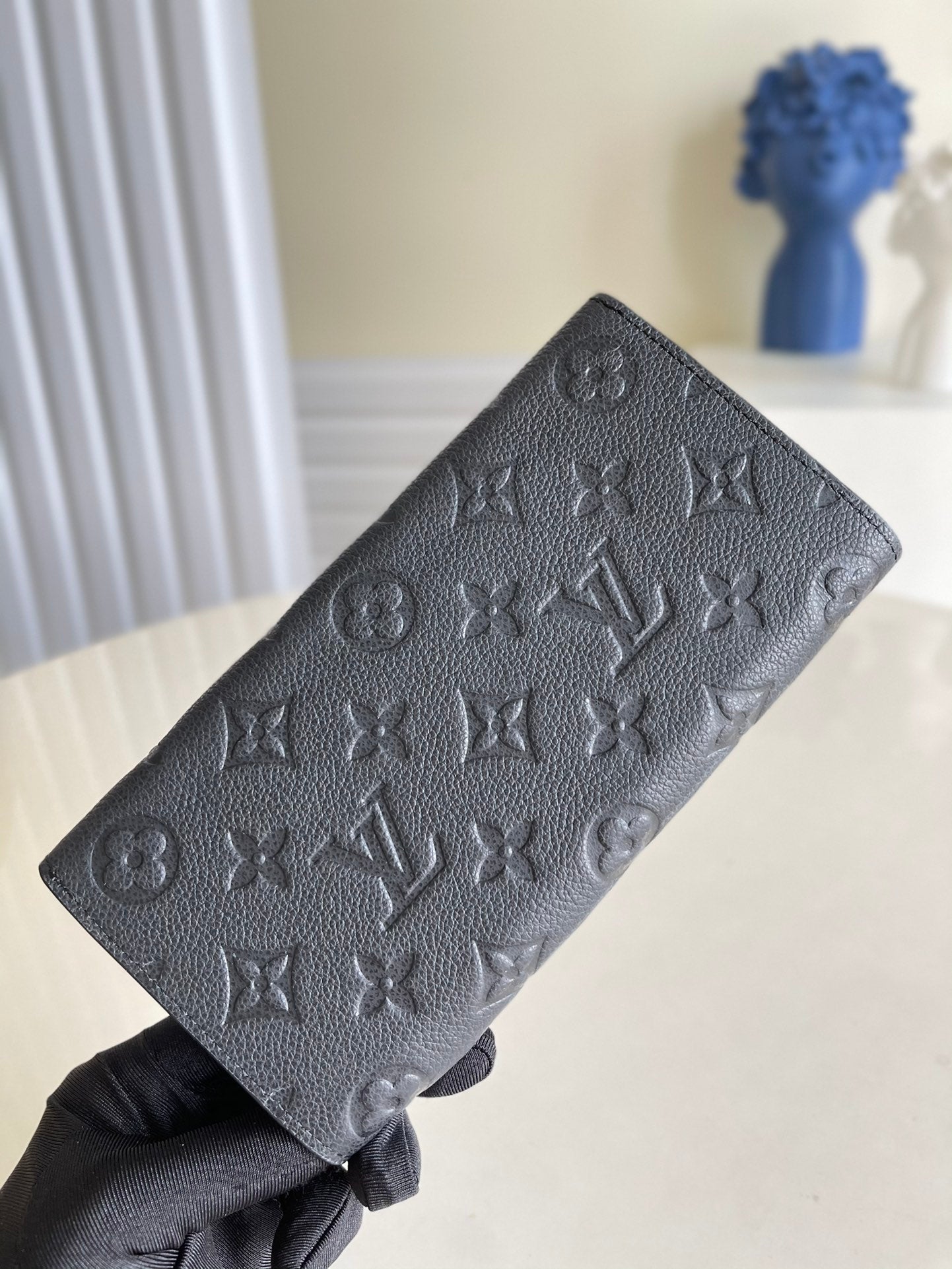 LV M69417 黑色 Emilie 翻蓋長夾