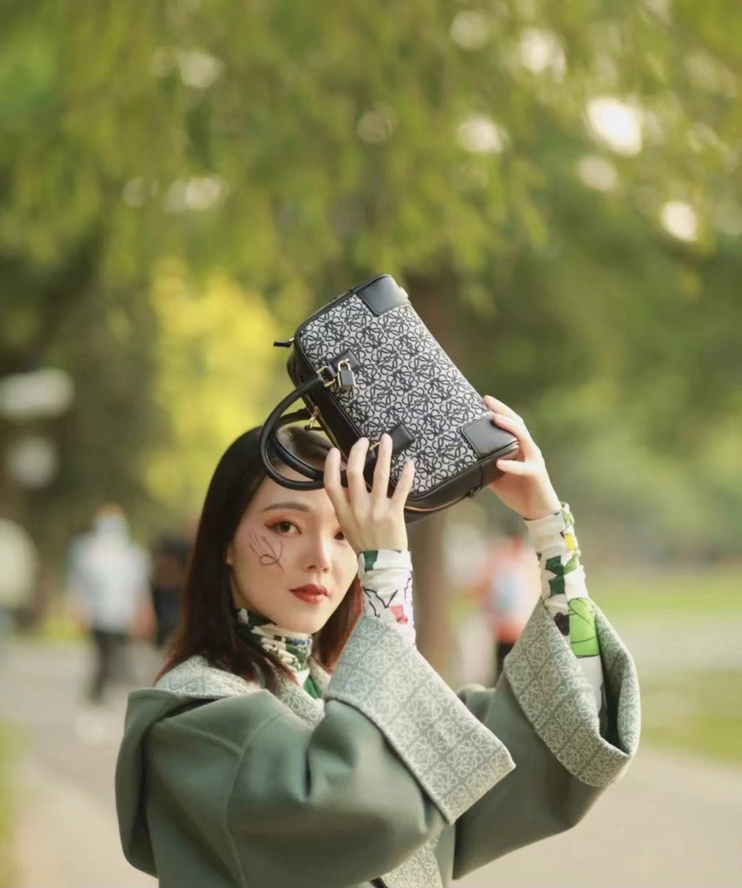 羅L威-Amazona 23