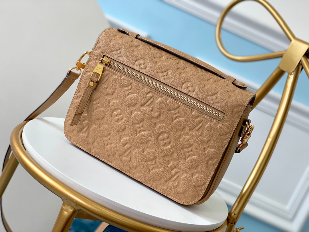 M44245 路L家-Pochette Métis郵差包
