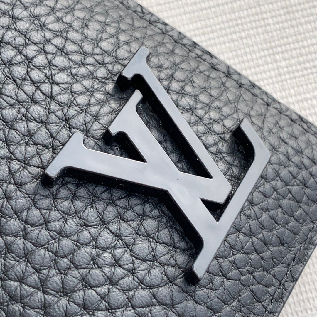 LV M69979 Aerogram  全皮荔枝紋口袋短夾