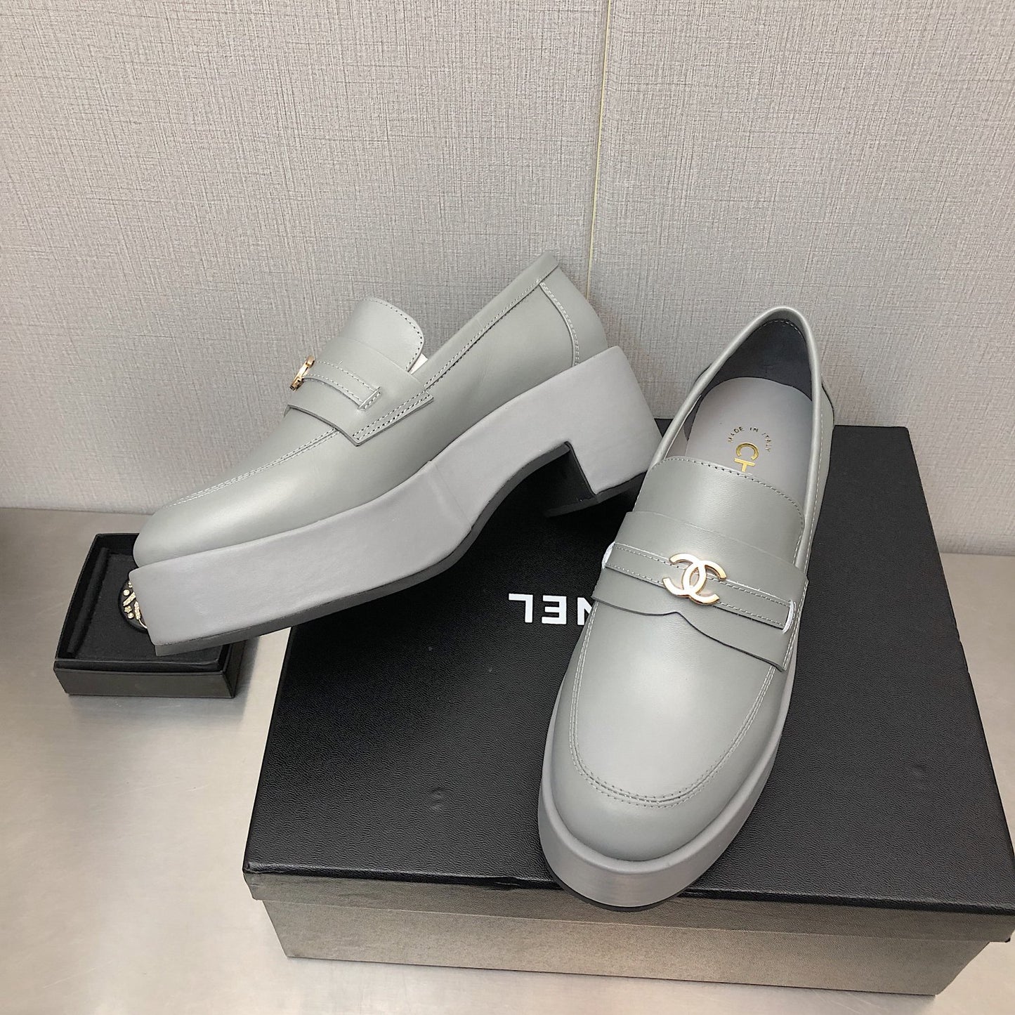 小香家-2022秋冬新款 厚底福樂鞋 銀色