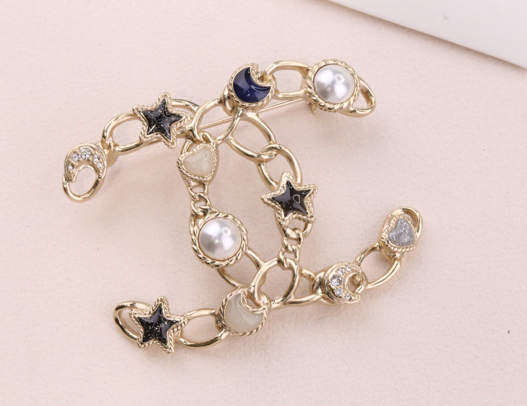 Chanel 胸針