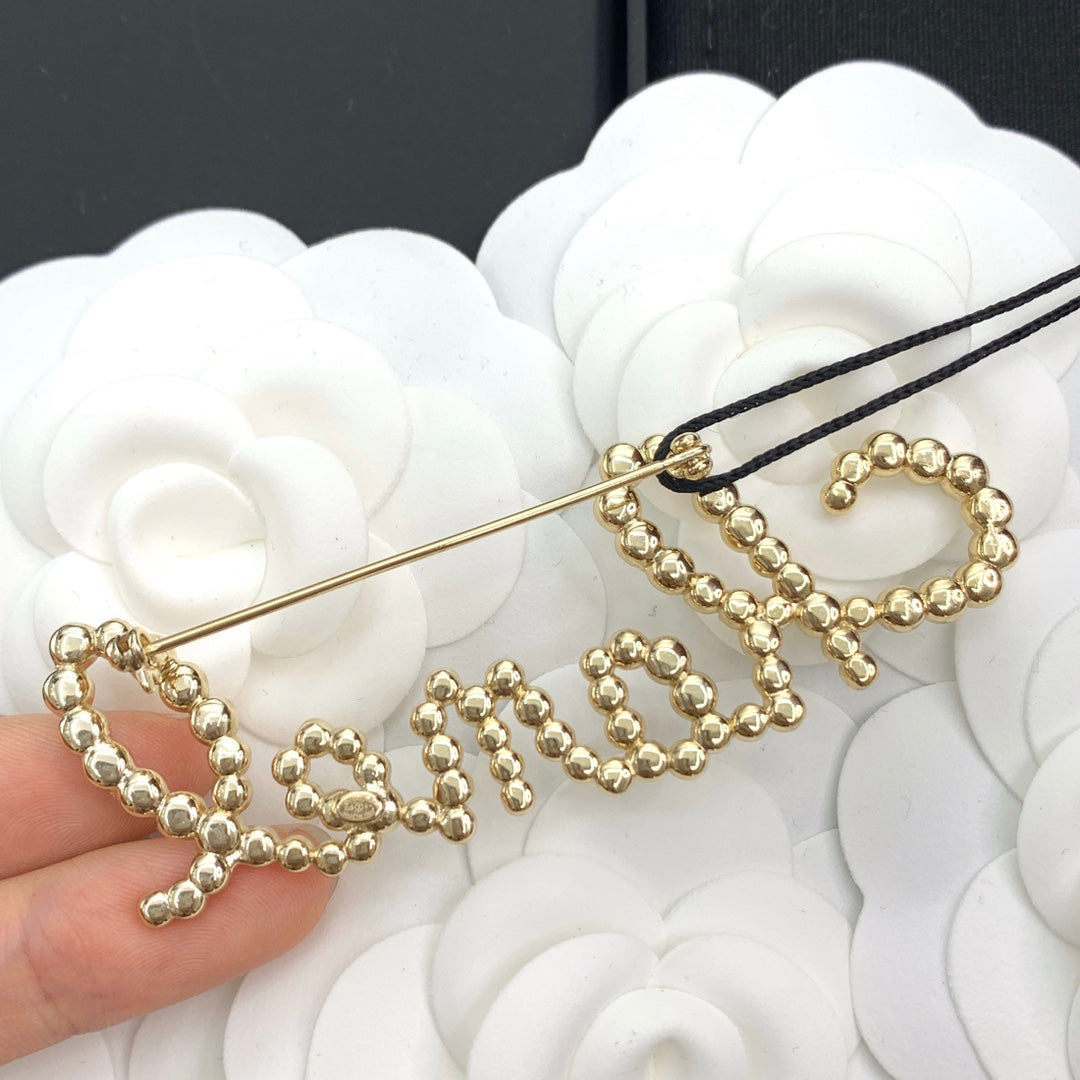 Chanel 胸針