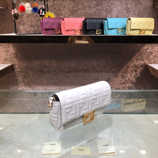 芬F家-Baguette-中型白色皮革法棍包